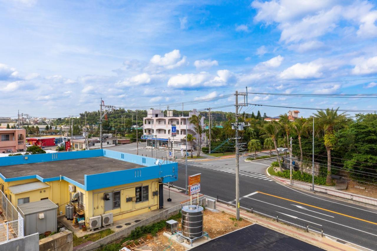 Mr Kinjo 万座ビーチ前 Aparthotel Onna Kültér fotó