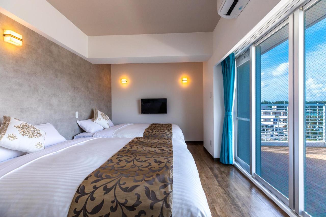 Mr Kinjo 万座ビーチ前 Aparthotel Onna Kültér fotó
