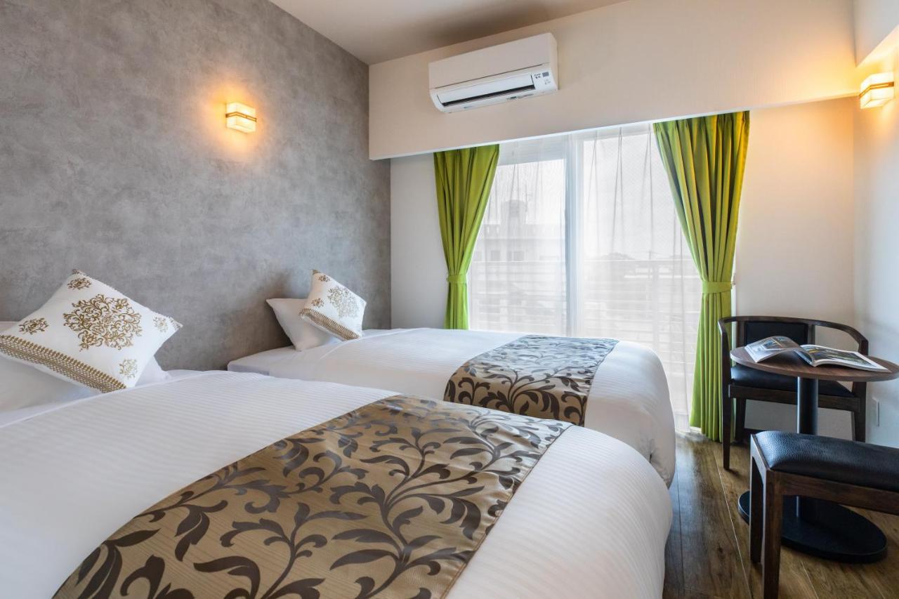 Mr Kinjo 万座ビーチ前 Aparthotel Onna Kültér fotó